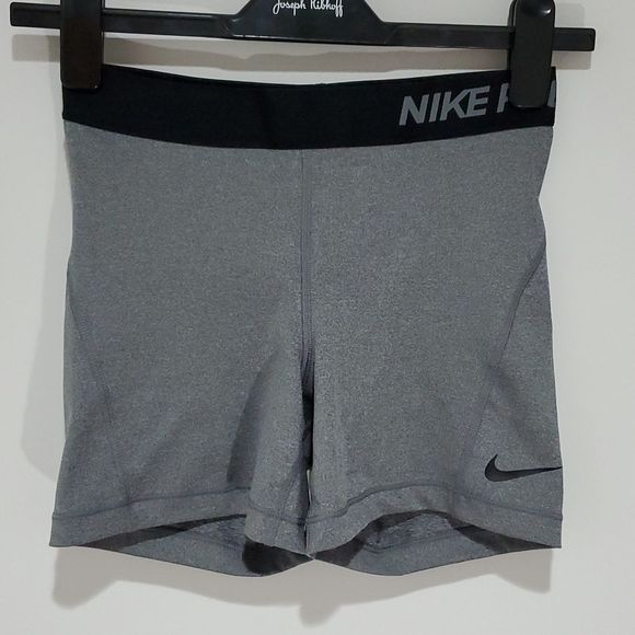 Nike Pants - 𝅺NIKE Dri-fit small grey and black athletic shorts